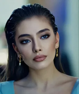 Neslihan Atagül smiles xxx