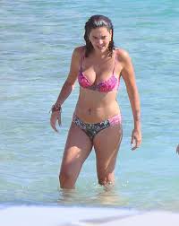 Bergüzar Korel poses sex scenes