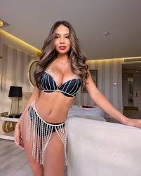 Merve Taşkın modeling boobs