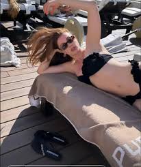 Burcu Özberk depicts fire xxx sex