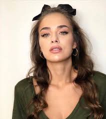 Bensu Soral ardent sexy