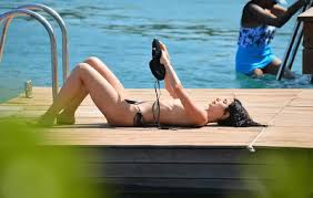 Nesrin Cavadzade smiles porn