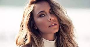 Burçin Terzioğlu looks hot bikini