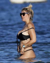 Wanda Nara modeling hot