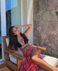 Merve Taşkın depicts fire sexy