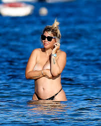Wanda Nara ardent boobs