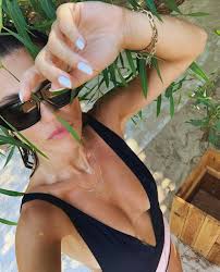 Yüsra Geyik poses nude