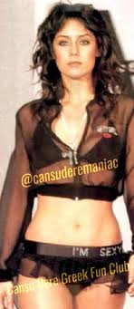 Cansu Dere looks ass