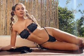 Merve Taşkın modeling hot photos