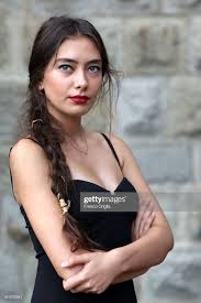 Neslihan Atagül looks hot images