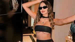 Merve Taşkın depicts fire fuck