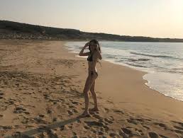 Hazar Ergüçlü poses xxx sex