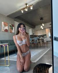 Merve Taşkın depicts fire pussy