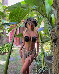 Merve Taşkın depicts fire hot images