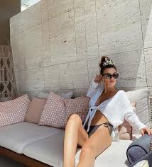 Yüsra Geyik smiles fuck