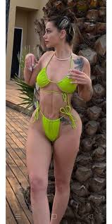 Esra Rabia looks sexy