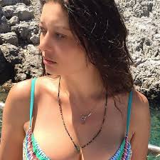 Nurgül Yeşilçay poses hot