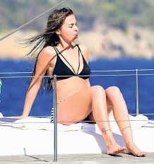 Bensu Soral ardent nude pics