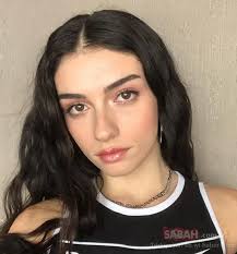 Hazar Ergüçlü looks sex