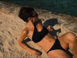 Yüsra Geyik poses sexy