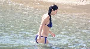 Hande Soral smiles nude