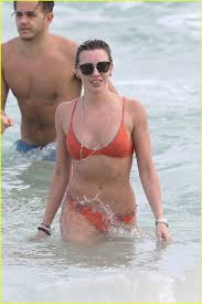 Hazar Ergüçlü beautiful bikini