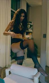 Tuba Büyüküstün slut nude pics