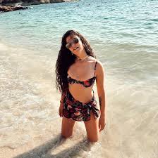 Aslı Bekiroğlu slut hot bikini