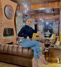 Esra Rabia smiles porn