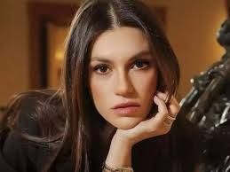 Yüsra Geyik poses nudes