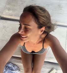 Burçin Terzioğlu looks nude pics