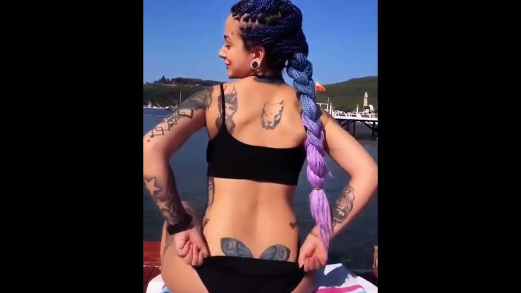 Yağmur Şimşek smiles porn