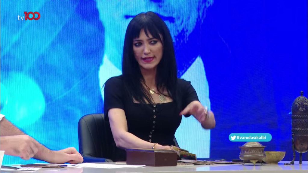 Meral Güven poses hot images