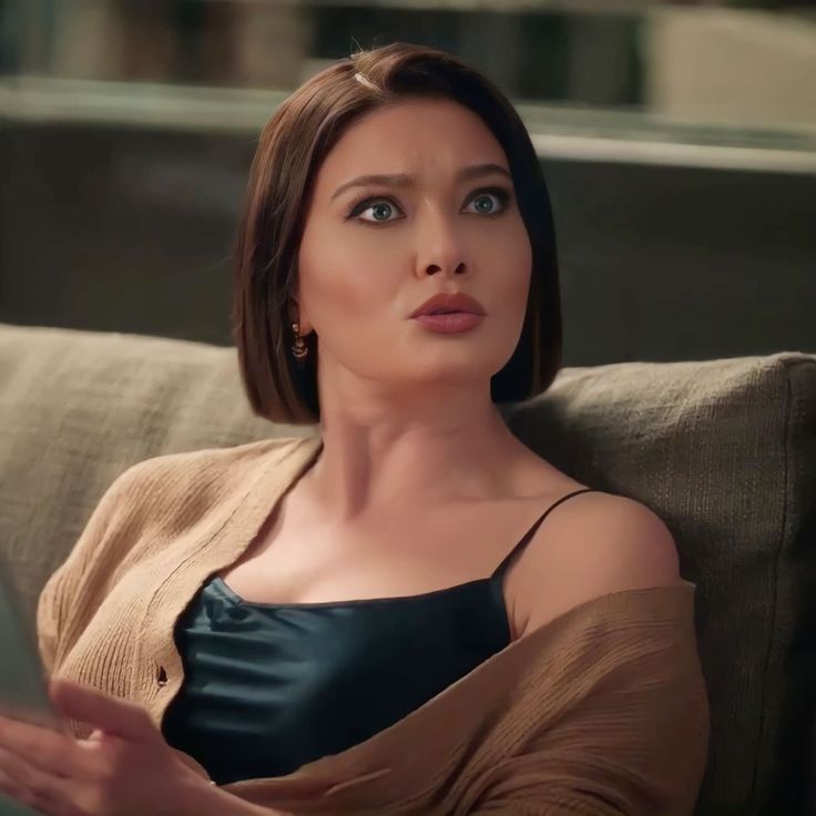 Nurgül Yeşilçay looks hot bikini