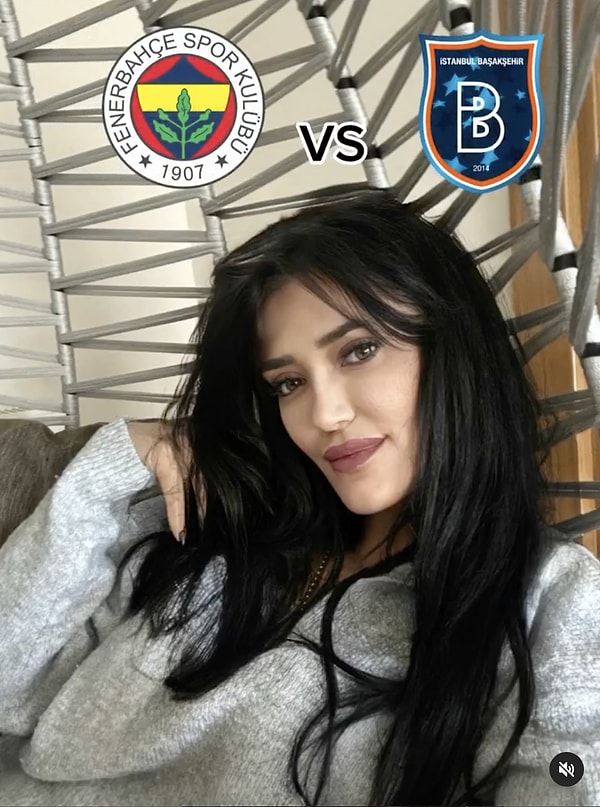 Meral Güven poses pussy