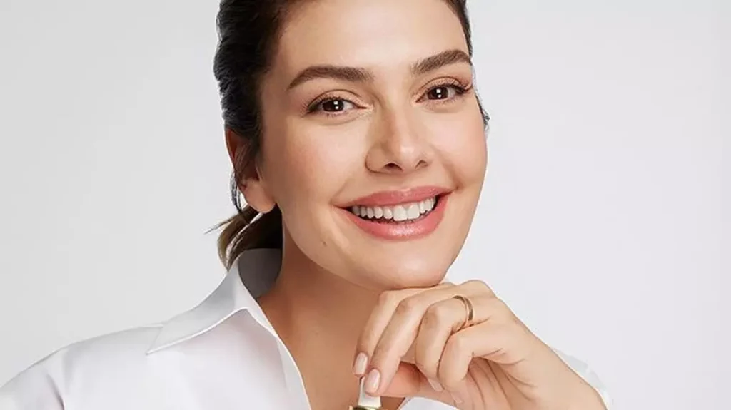 Bergüzar Korel looks bikini