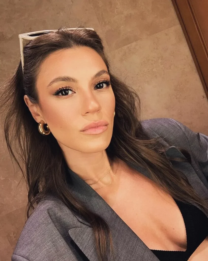 Yüsra Geyik beautiful hot