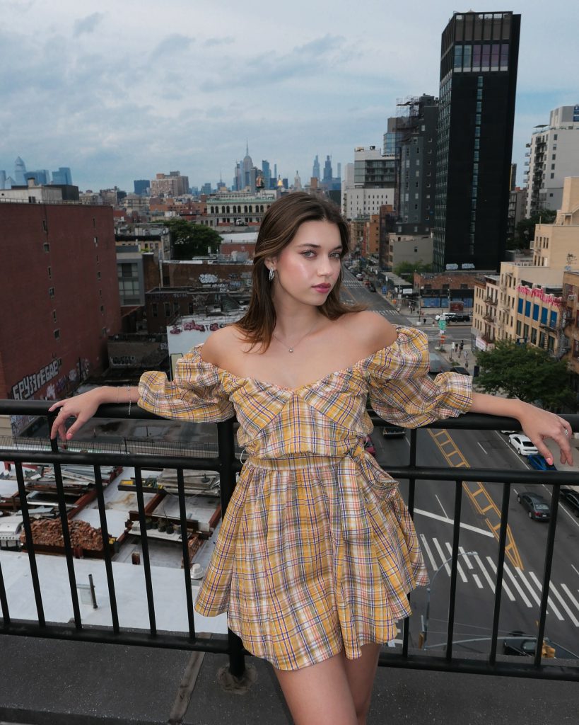 Afra Saraçoğlu ardent nudes