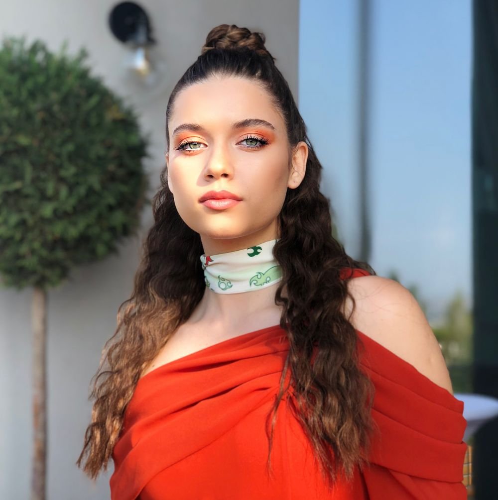 Afra Saraçoğlu bikini