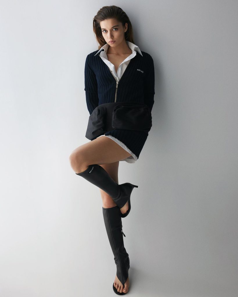 Afra Saraçoğlu boobs