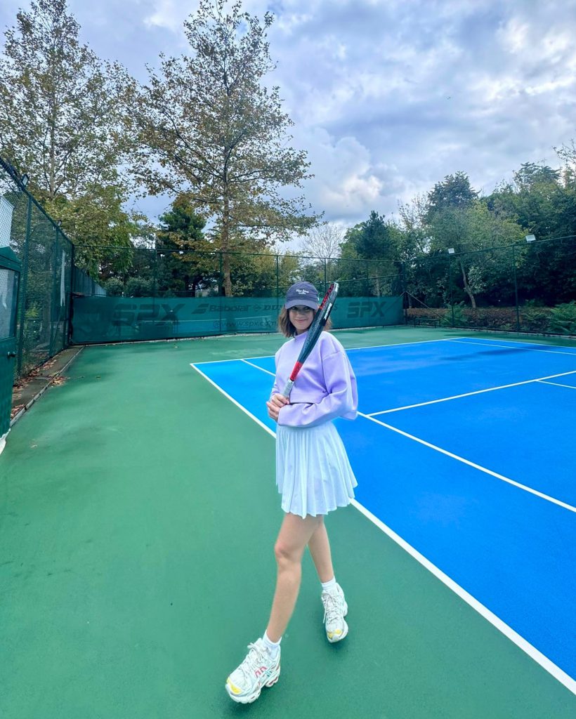 Afra Saraçoğlu depicts fire sex