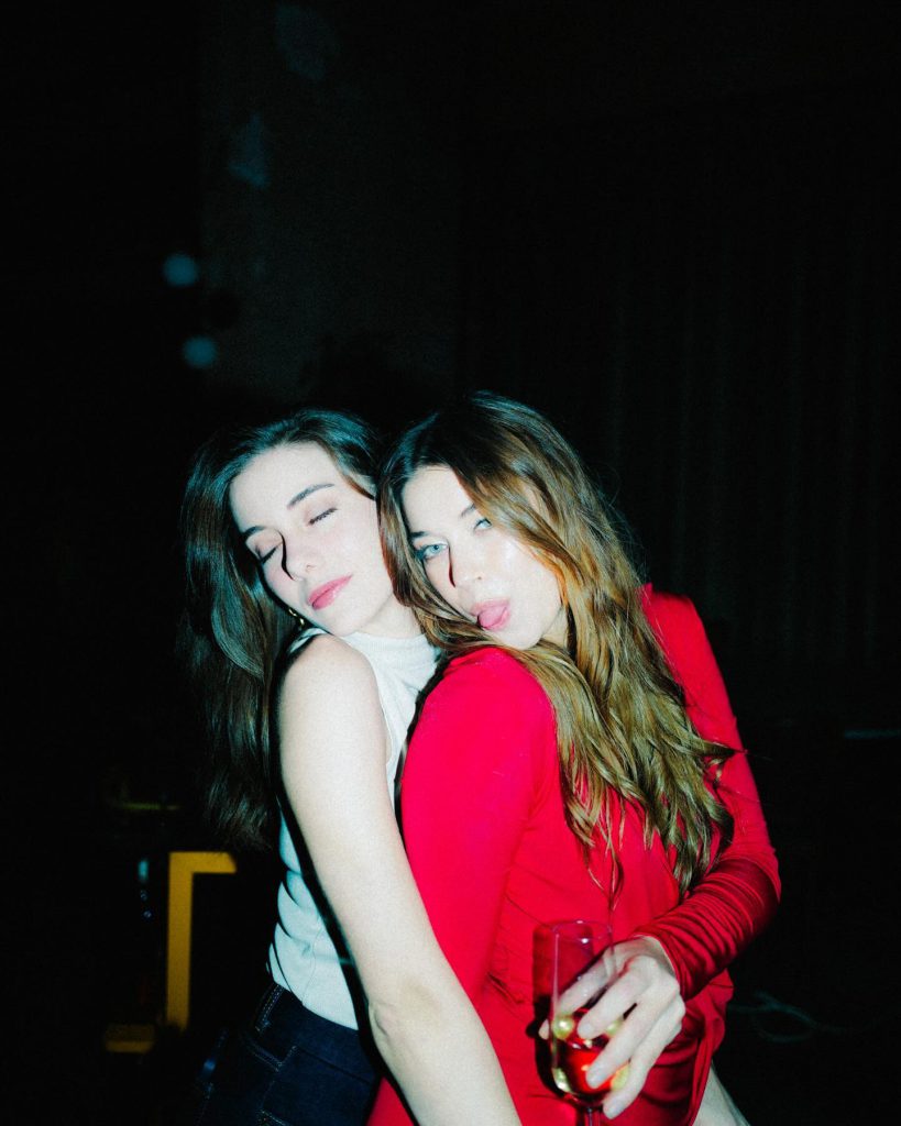 Afra Saraçoğlu looks porn