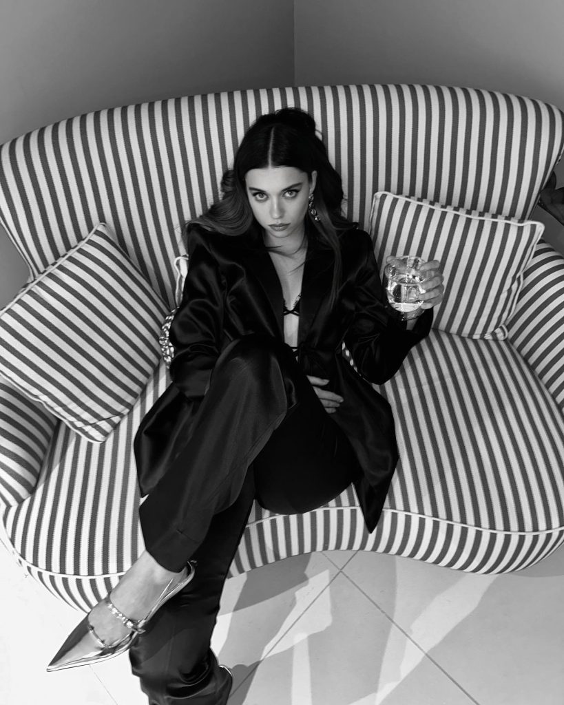 Afra Saraçoğlu looks xxx