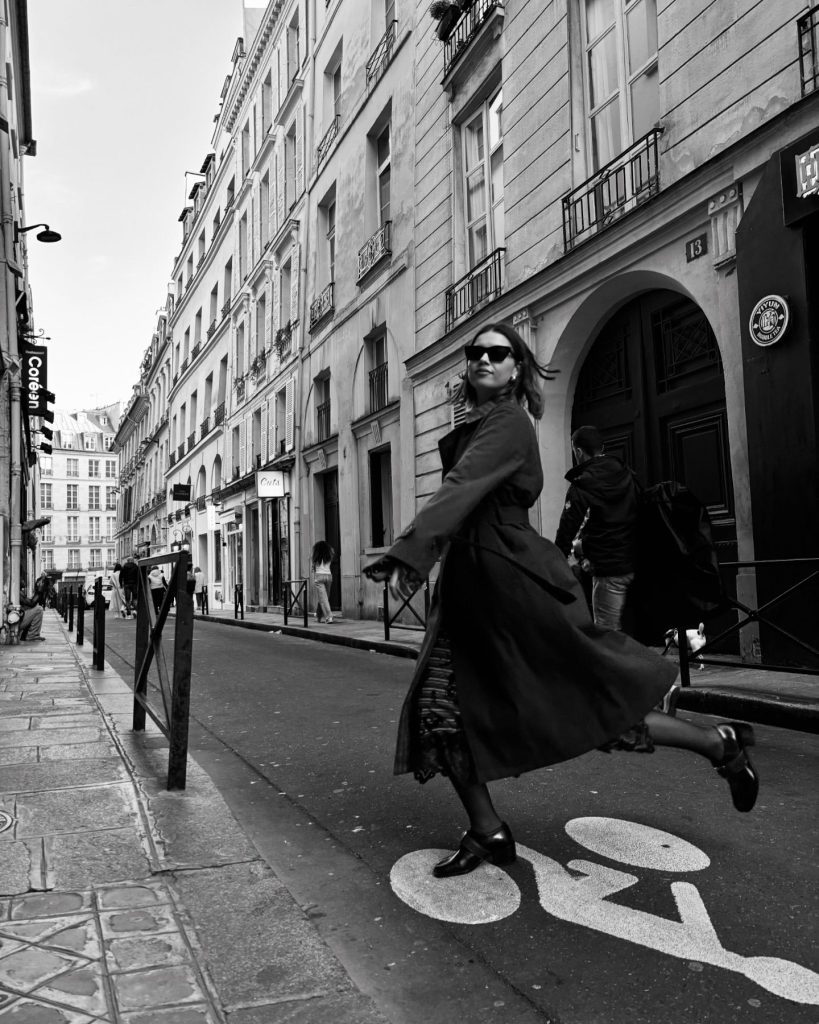 Afra Saraçoğlu modeling hot pics