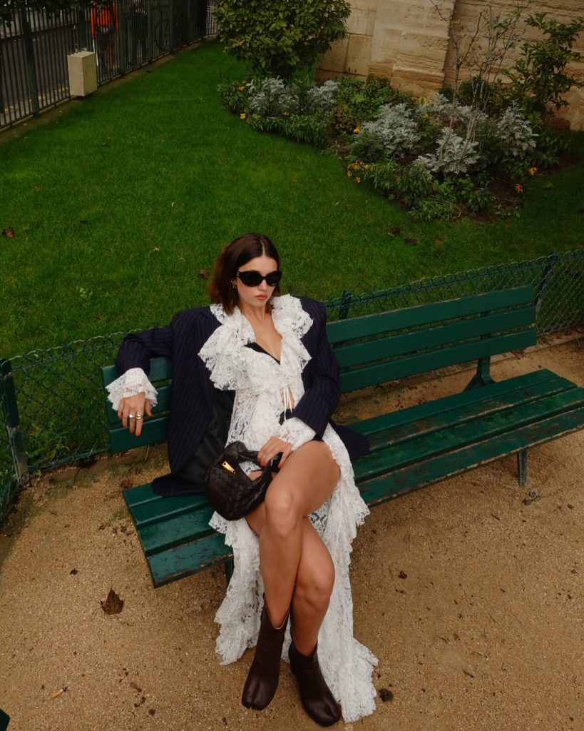 Afra Saraçoğlu modeling sexy