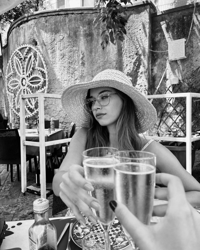 Afra Saraçoğlu poses boobs