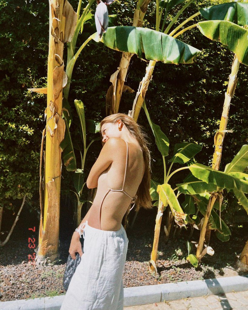 Afra Saraçoğlu poses sex scenes