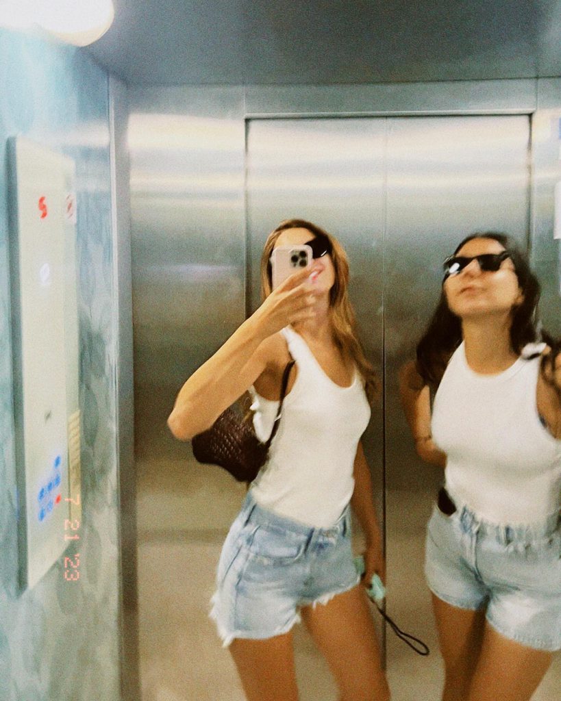 Afra Saraçoğlu poses xxx porn