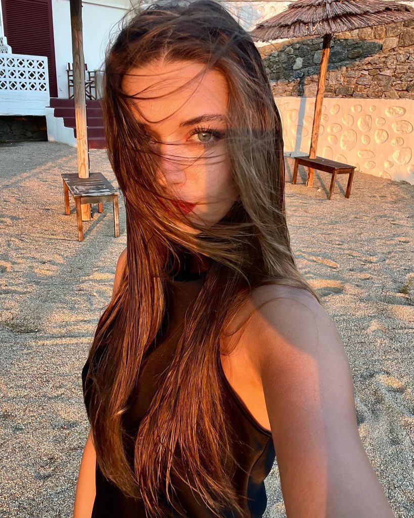 Afra Saraçoğlu smiles fuck