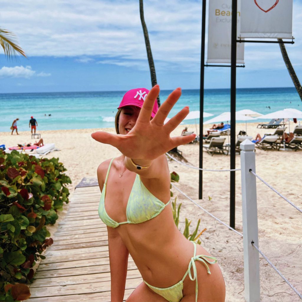 Aleyna Kalaycıoğlu ass